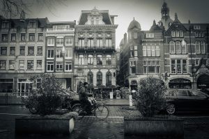 Oliwia Sierak na ulicach miasta Oh Historyczny Amsterdamie Oh Historic Amsterdam